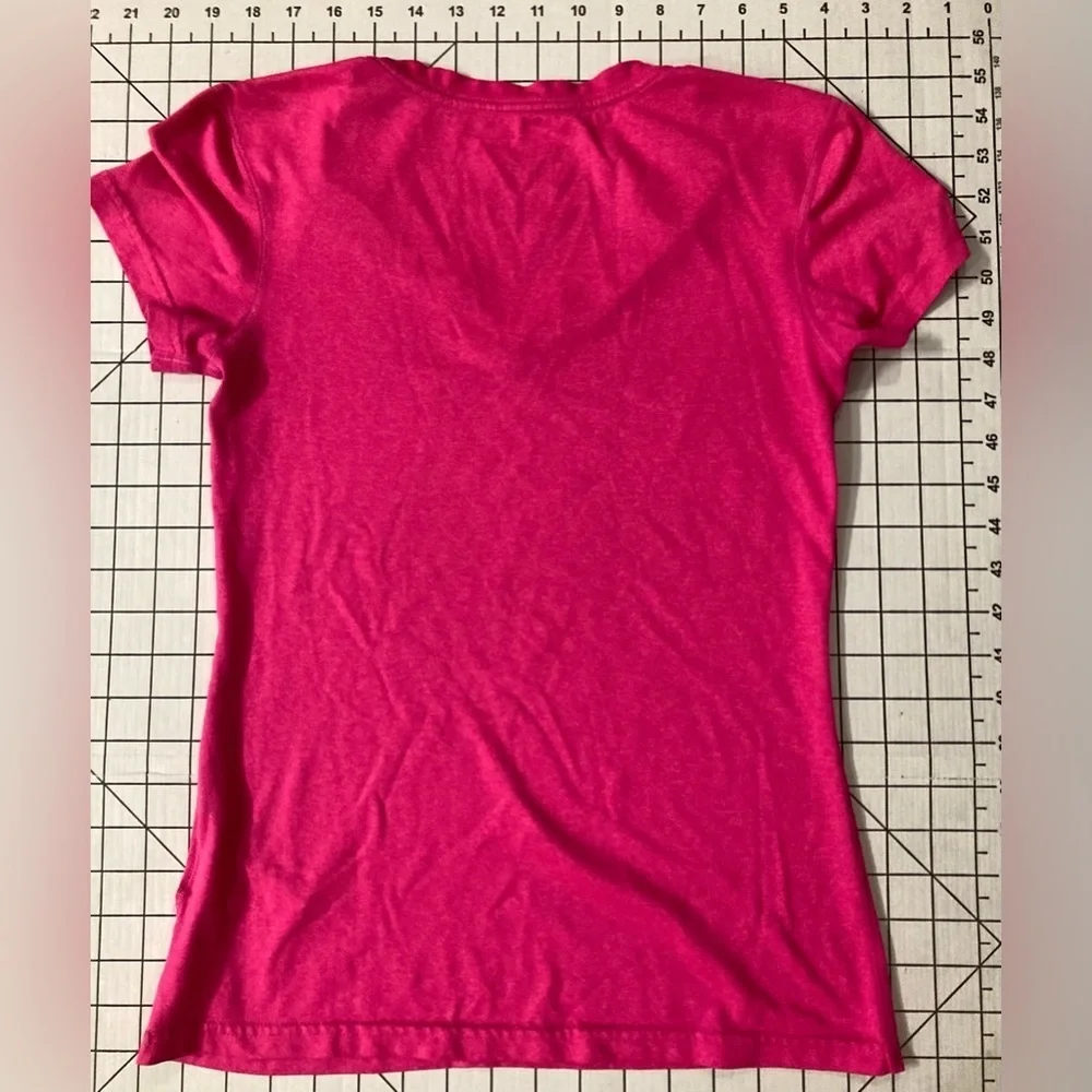 Nike Dri-Fit Women’s Size Medium Pink‎ Regular Fit Tee